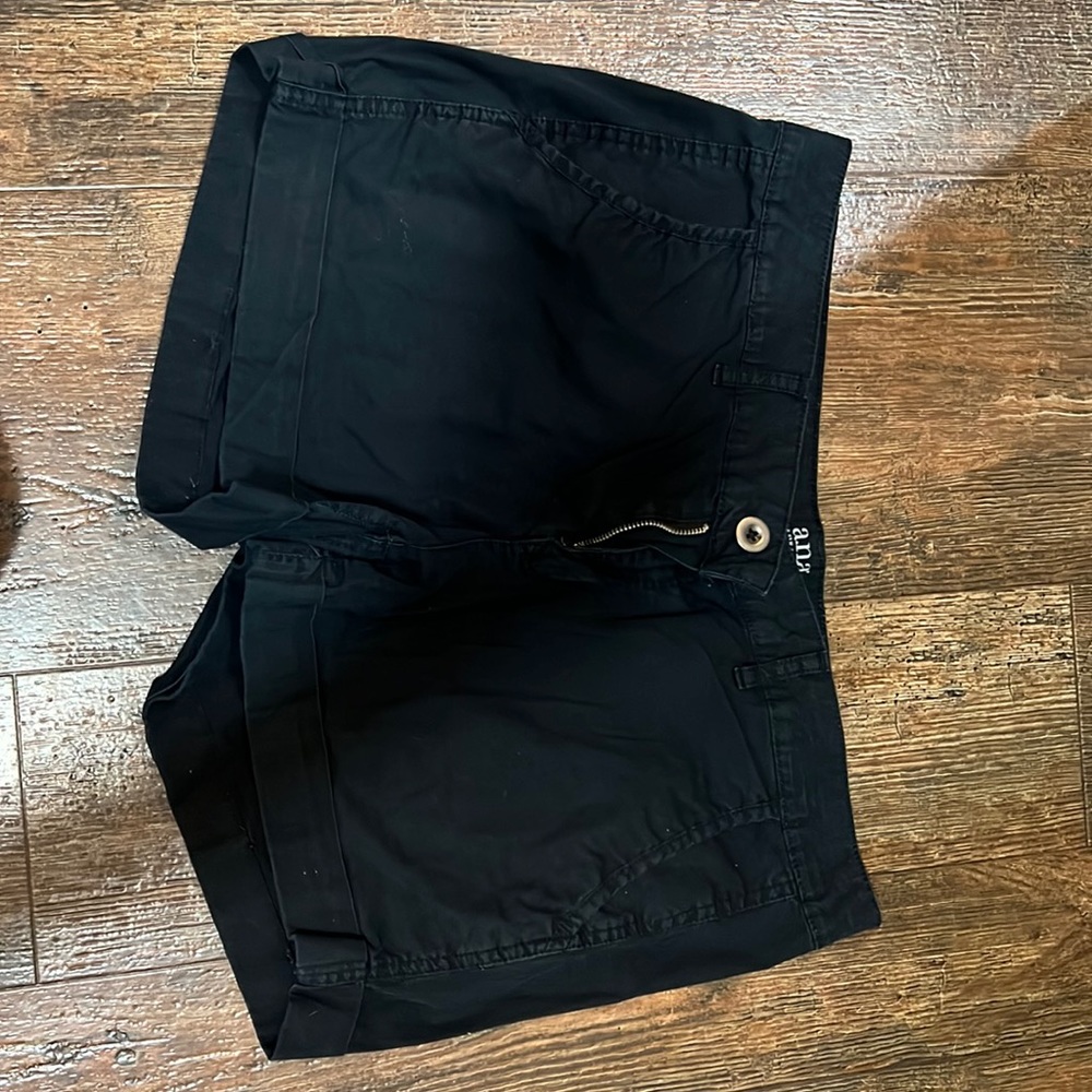 Ana petite shorts black